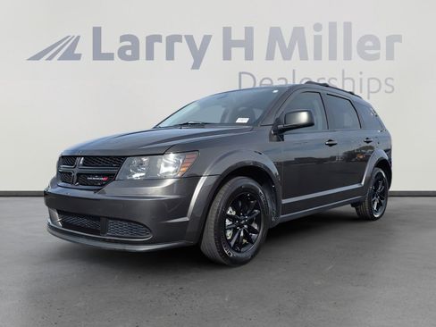 Used 2020 Dodge Journey SE w/ Blacktop Package image 1