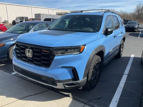 Certified 2023 Honda Pilot TrailSport image 11