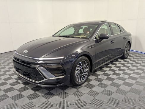 Used 2025 Hyundai Sonata Limited image 2