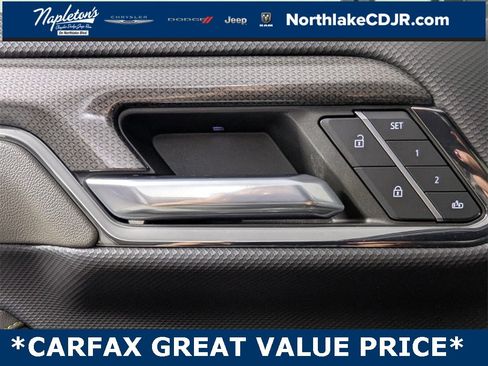 Used 2024 Chevrolet Silverado 2500 ZR2 w/ Technology Package image 13