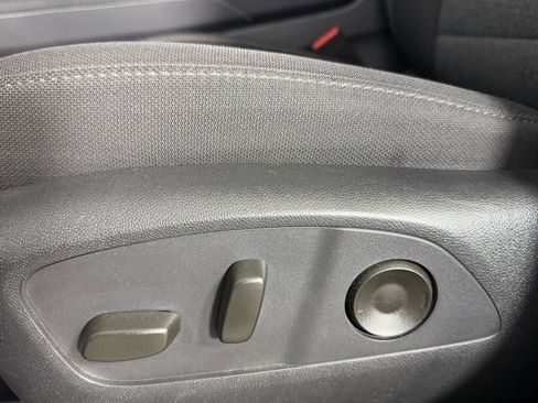 Used 2025 GMC Acadia Elevation image 23