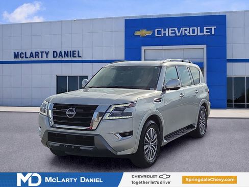 Used 2024 Nissan Armada SL AWD/4WD image 2