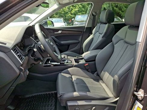 Certified 2025 Audi Q5 2.0T Premium Plus w/ Premium Plus Package AWD/4WD image 13
