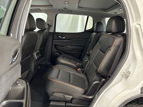 Used 2022 GMC Acadia AT4 w/ Technology Package image 13