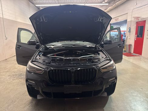 Used 2019 BMW X5 xDrive40i w/ M Sport Package AWD/4WD image 10