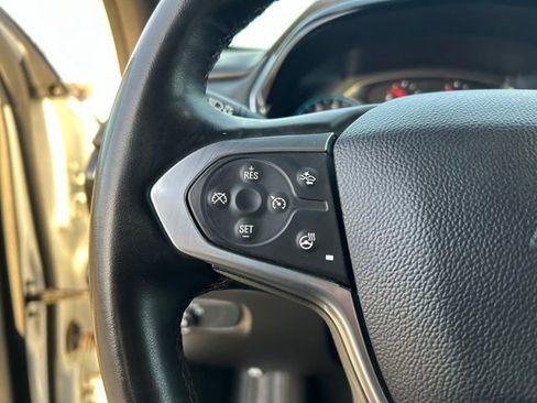 Used 2023 Chevrolet Traverse RS image 32