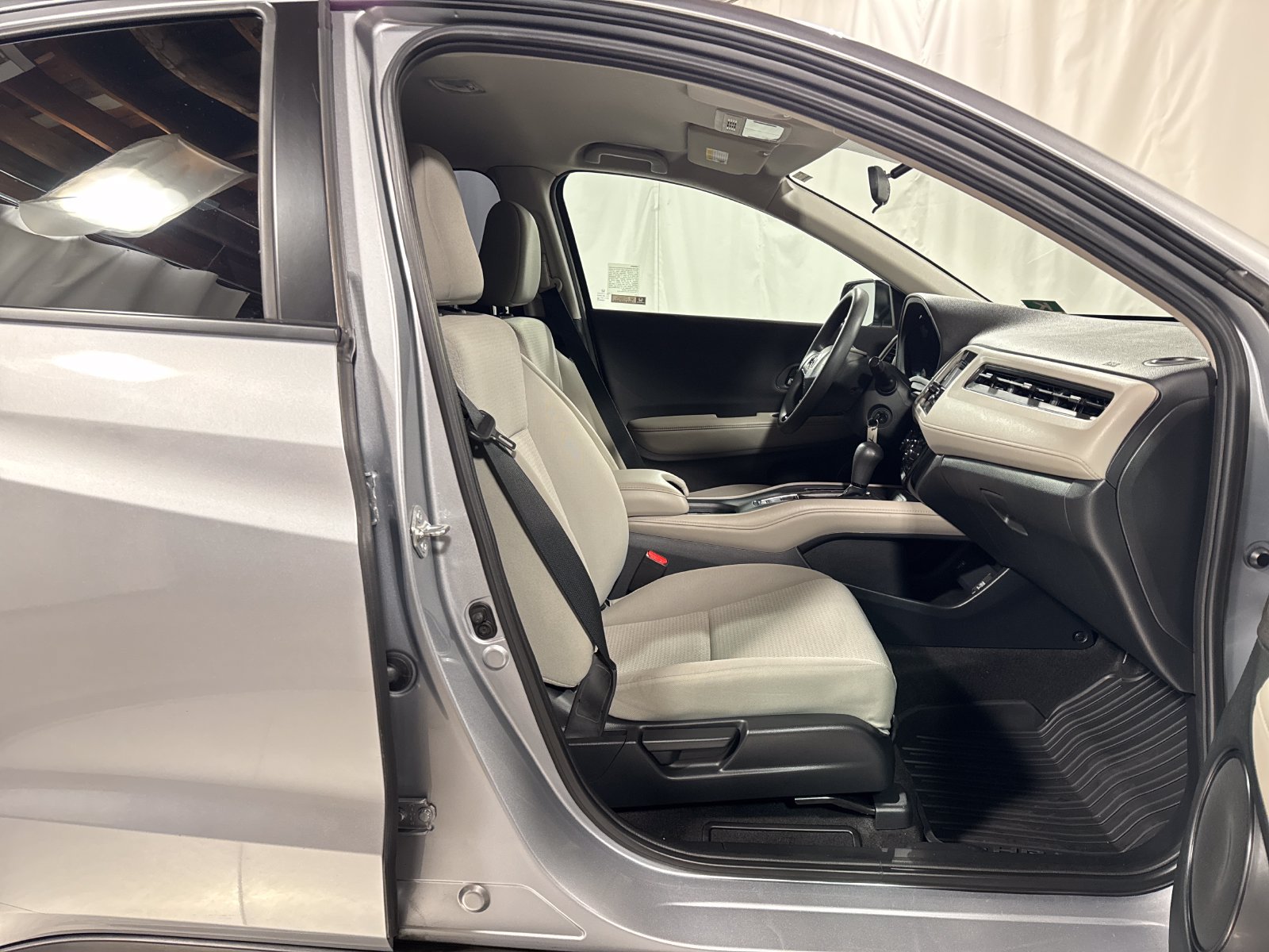 Certified 2019 Honda HR-V LX image 11
