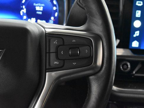 Used 2022 Chevrolet Silverado 1500 LT AWD/4WD image 11
