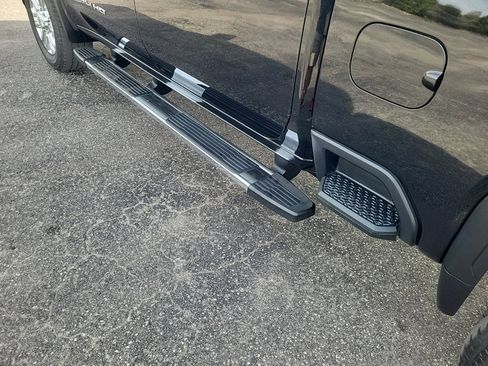 Used 2022 GMC Sierra 2500 Denali w/ Technology Package image 12