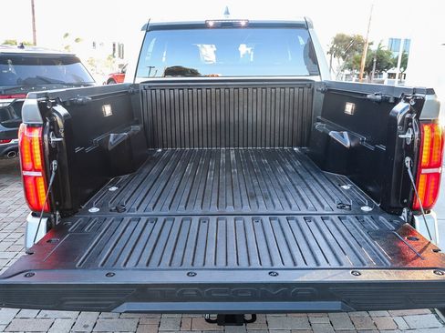 Certified 2025 Toyota Tacoma TRD Off-Road image 29