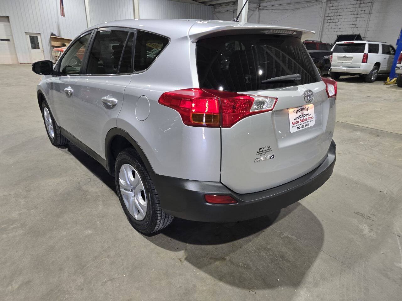 Used 2015 Toyota RAV4 LE AWD/4WD image 8