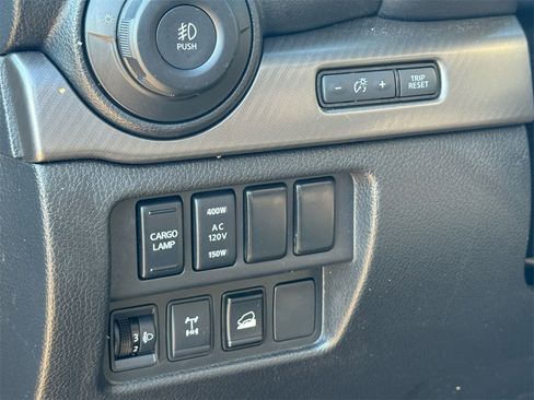 Used 2021 Nissan Titan PRO-4X image 18