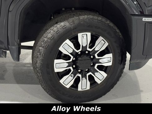Used 2024 GMC Sierra 2500 Denali w/ Technology Package image 14