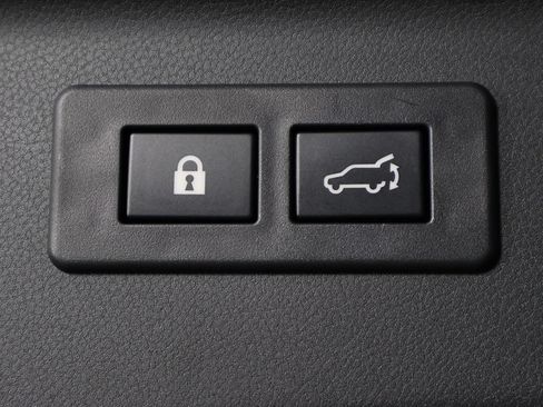 Used 2025 Subaru Forester Premium AWD/4WD image 16