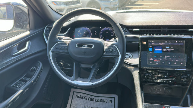 Used 2023 Jeep Grand Cherokee L Laredo AWD/4WD image 24
