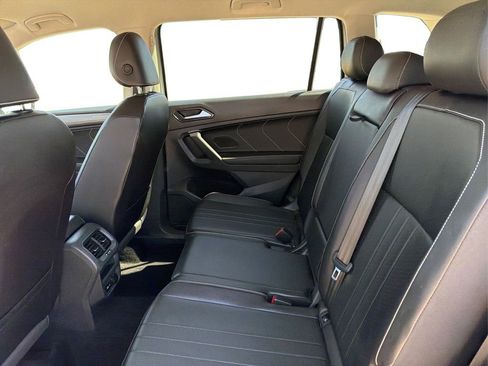 Used 2024 Volkswagen Tiguan SE image 11