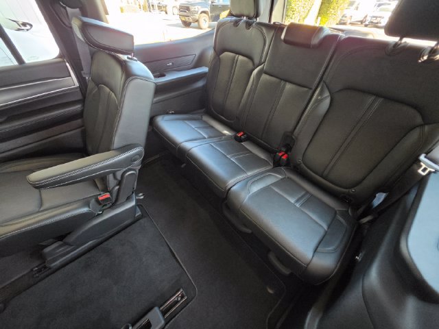 Certified 2025 Jeep Wagoneer Series II AWD/4WD image 26