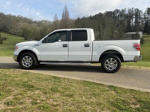 Used 2011 Ford F150 XLT w/ XLT Chrome Pkg image 3