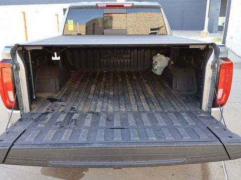 Used 2023 GMC Sierra 1500 SLT AWD/4WD image 29