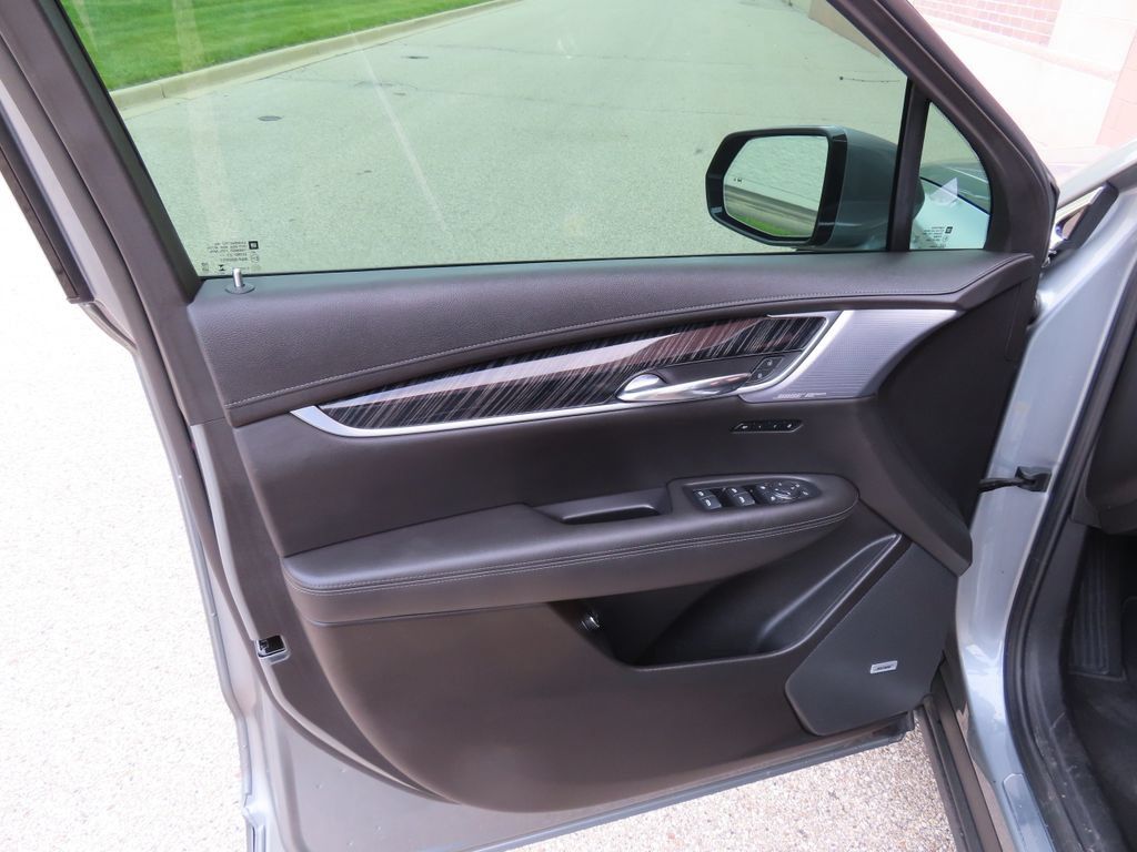 Used 2024 Cadillac XT6 Premium Luxury AWD/4WD image 26