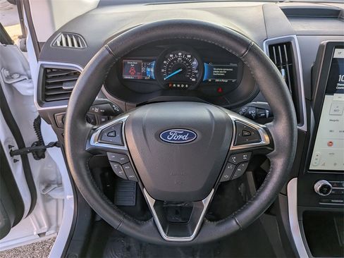 Used 2024 Ford Edge SEL image 23