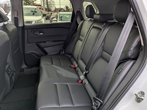 New 2025 Nissan Rogue SL w/ Tech Package AWD/4WD image 19
