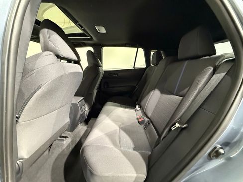 Used 2025 Toyota Corolla Cross AWD Hybrid w/ Moonroof Package image 20