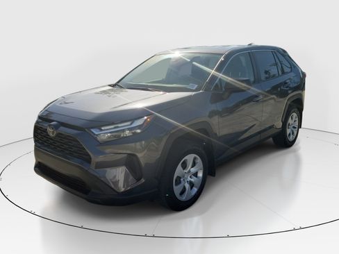 Used 2024 Toyota RAV4 LE FWD image 3