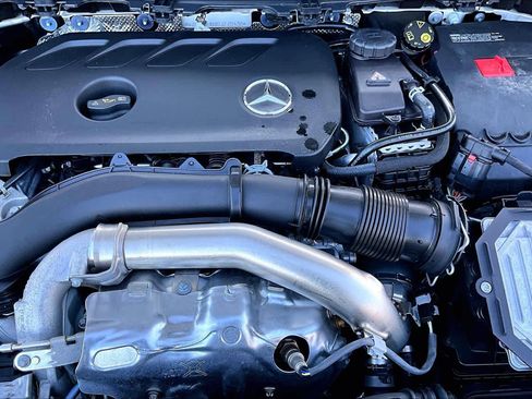 Certified 2025 Mercedes-Benz GLA 250 4MATIC image 33