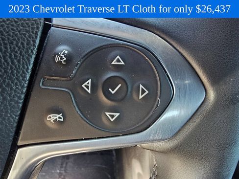 Used 2023 Chevrolet Traverse LT FWD image 24