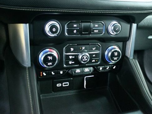 Used 2023 GMC Yukon XL SLT w/ SLT Luxury Package AWD/4WD image 21