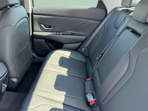 New 2026 Hyundai Elantra Limited FWD image 9
