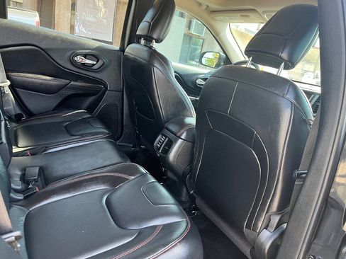 Used 2014 Jeep Cherokee Trailhawk w/ Comfort/Convenience Group AWD/4WD image 34