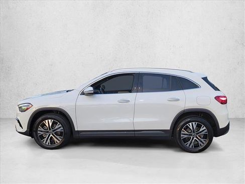 Certified 2025 Mercedes-Benz GLA 250 4MATIC image 9