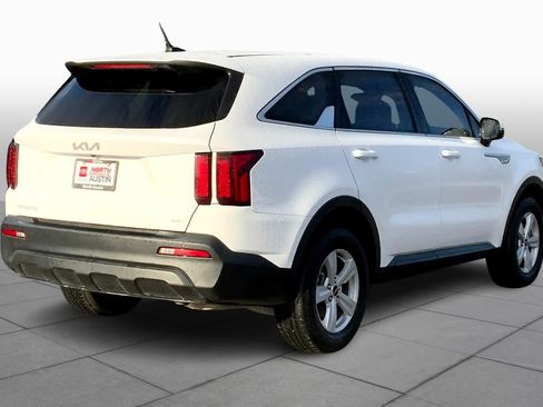 Used 2023 Kia Sorento LX AWD/4WD image 13