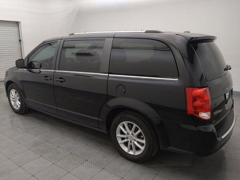 Used 2019 Dodge Grand Caravan SXT w/ Driver Convenience Group FWD image 3