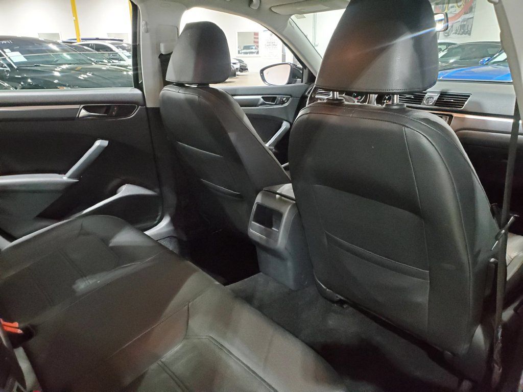Used 2017 Volkswagen Passat 1.8T R-Line FWD image 21