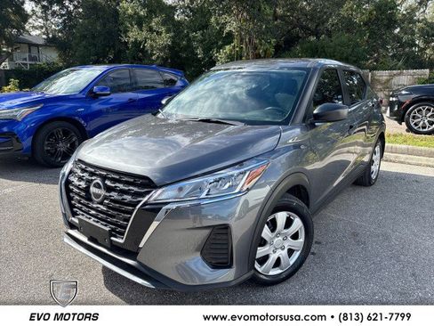 Used 2024 Nissan Kicks S image 1
