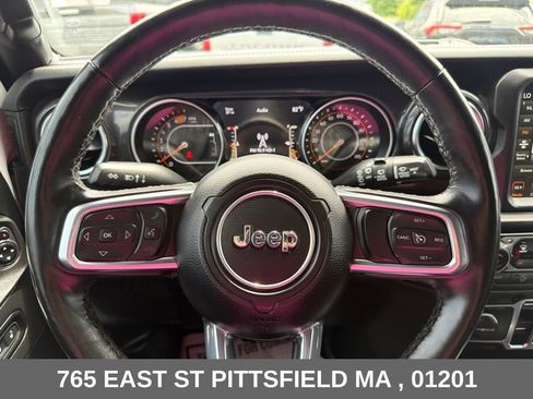 Used 2022 Jeep Wrangler Unlimited Sahara AWD/4WD image 23
