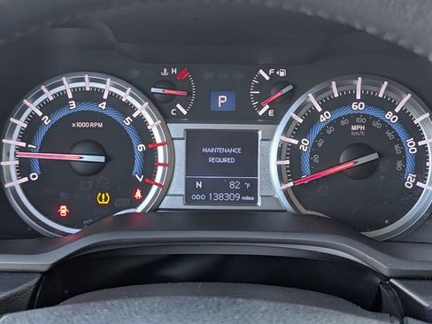 Used 2015 Toyota 4Runner Limited RWD image 21