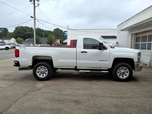 Used 2016 Chevrolet Silverado 2500 W/T w/ WT Convenience Package AWD/4WD image 2