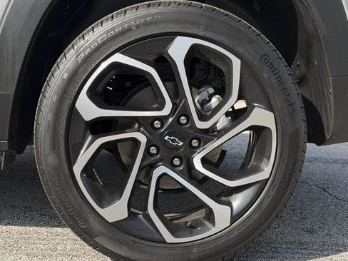Used 2025 Chevrolet Trax RS w/ Sunroof Package FWD image 39
