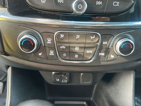 Used 2023 Chevrolet Traverse RS image 14