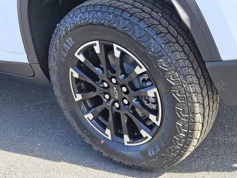 New 2026 Chevrolet Traverse Z71 w/ Driver Confidence Package image 5