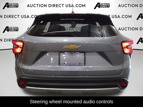 Used 2024 Chevrolet Trax LT FWD image 6
