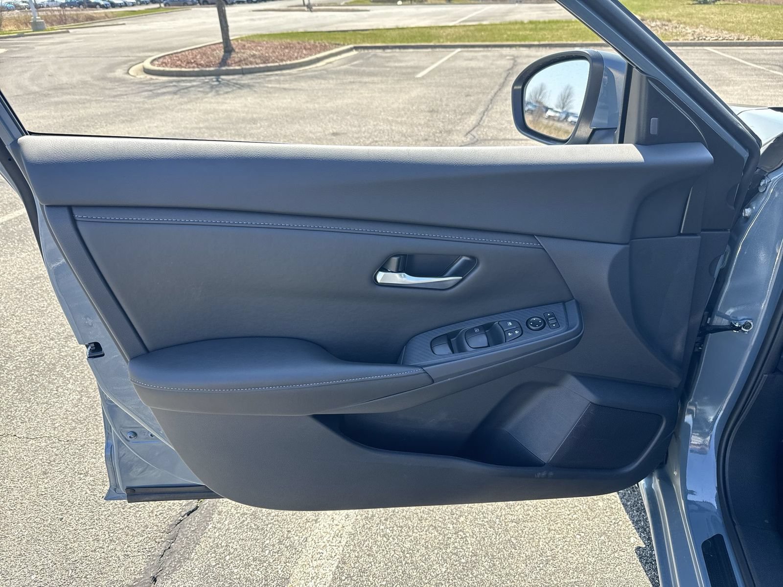 Used 2025 Nissan Sentra SV w/ All-Weather Package FWD image 21