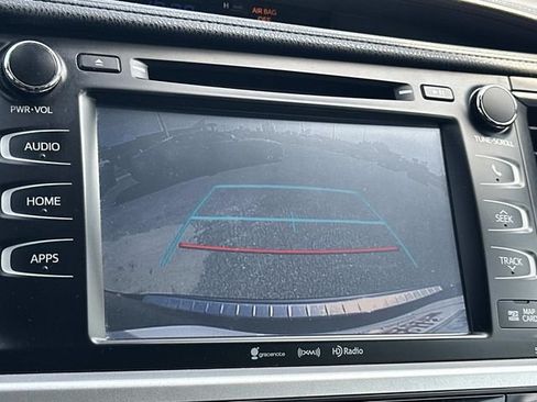 Used 2017 Toyota Highlander SE FWD image 26