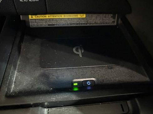 Used 2020 Toyota Camry XLE image 10