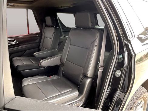Used 2024 Chevrolet Tahoe Z71 w/ Luxury Package AWD/4WD image 20