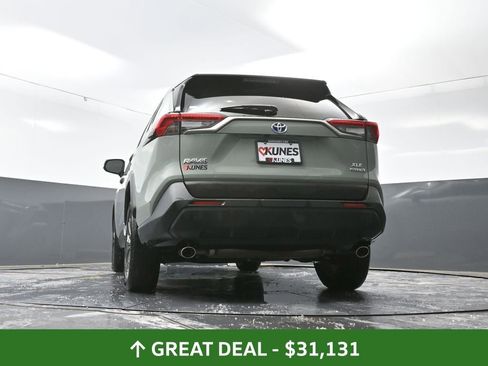 Used 2023 Toyota RAV4 XLE Premium image 58